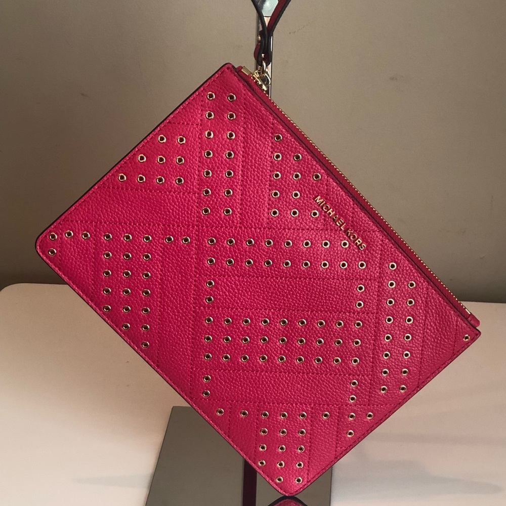 Authentic Michael Kors XL Zip Clutch new with tags